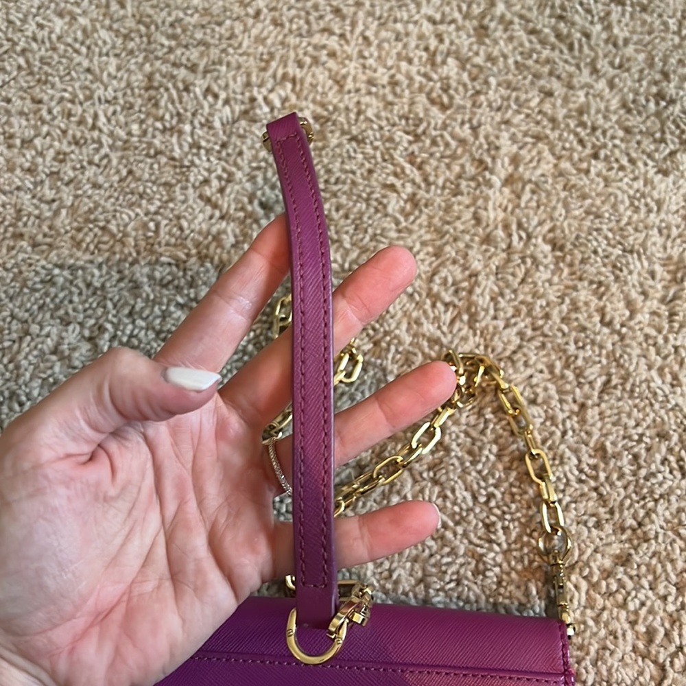 Tory Burch-Robinson wallet on chain. - Picture 6 of 10